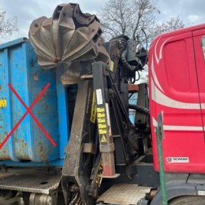 foto 6x2 zlom EUR4 Scania hakowiec+dzwig