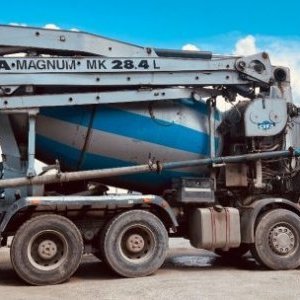 foto pumi 28m/9m3 beton pompa+ misezarka CIFA 8x4 Scania